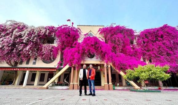 Dân mạng ''phát sốt'' với ngôi trường mầm non được phủ hồng rực rỡ bằng màu hoa giấy ở Sơn La - ảnh 2
