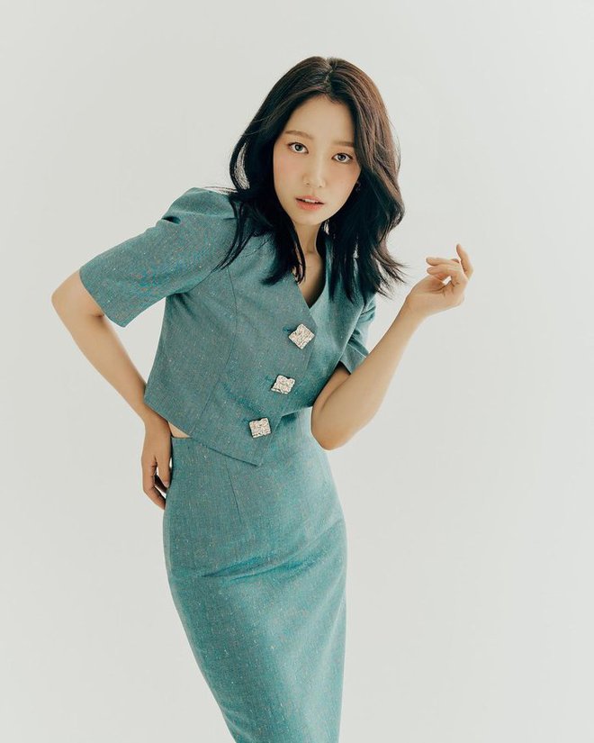 Park Shin Hye khoe sắc vóc đẹp ngỡ ngàng hậu sinh con - ảnh 9
