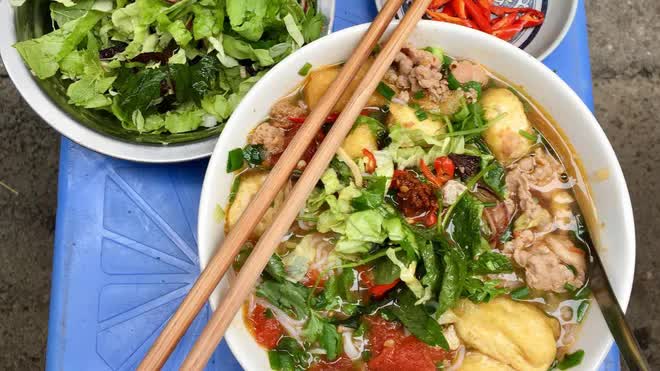 Khách Tây tấm tắc khen món ăn quen thuộc của người Việt: Đừng chỉ vì phở mà bỏ lỡ! - ảnh 1