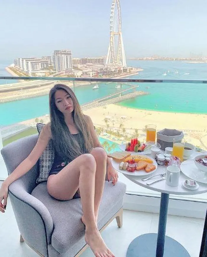 Mỹ nữ Việt là tiếp viên hàng không của Dubai: Đẹp, sướng, sang ‘hết phần thiên hạ’ - ảnh 5