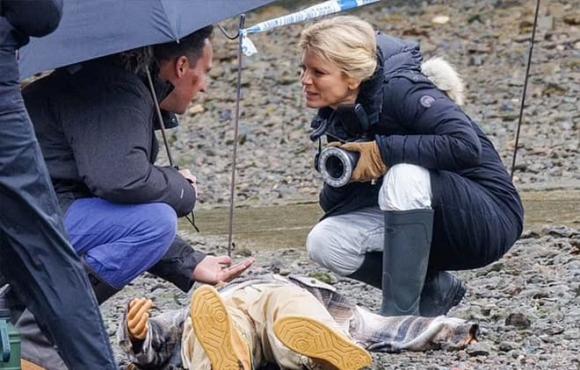 Đoàn phim gây ra cảnh hỗn loạn khi cảnh sát biển nhận được thông báo có ''xác chết'' trên sông - ảnh 5