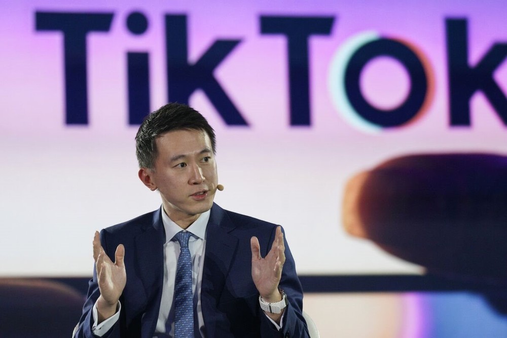 CEO 8X bí ẩn của TikTok: Có bằng MBA từ Harvard, từng là thực tập sinh tại Facebook, giờ thành sếp của mạng xã hội đối thủ nổi nhất hành tinh - ảnh 1
