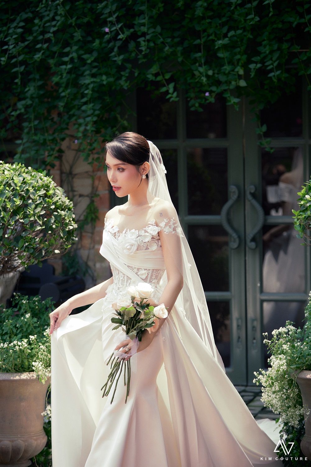 Người đẹp Mỹm Trần tung loạt ảnh hóa cô dâu - ảnh 1