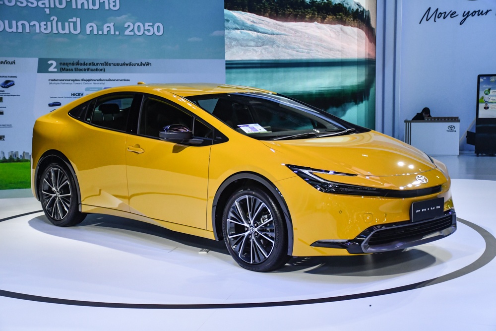 Cận cảnh Toyota Prius 2023 - tiêu hao nhiên liệu 4,13 lít/100 km - ảnh 1