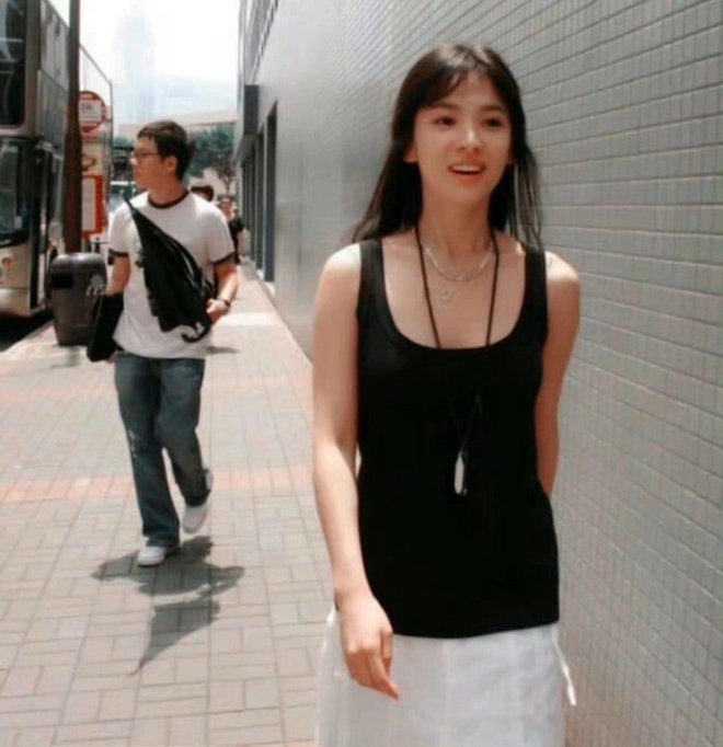 Cư dân mạng xứ Trung xuýt xoa trước loạt ảnh trong veo của Song Hye Kyo những năm 2000 - ảnh 3