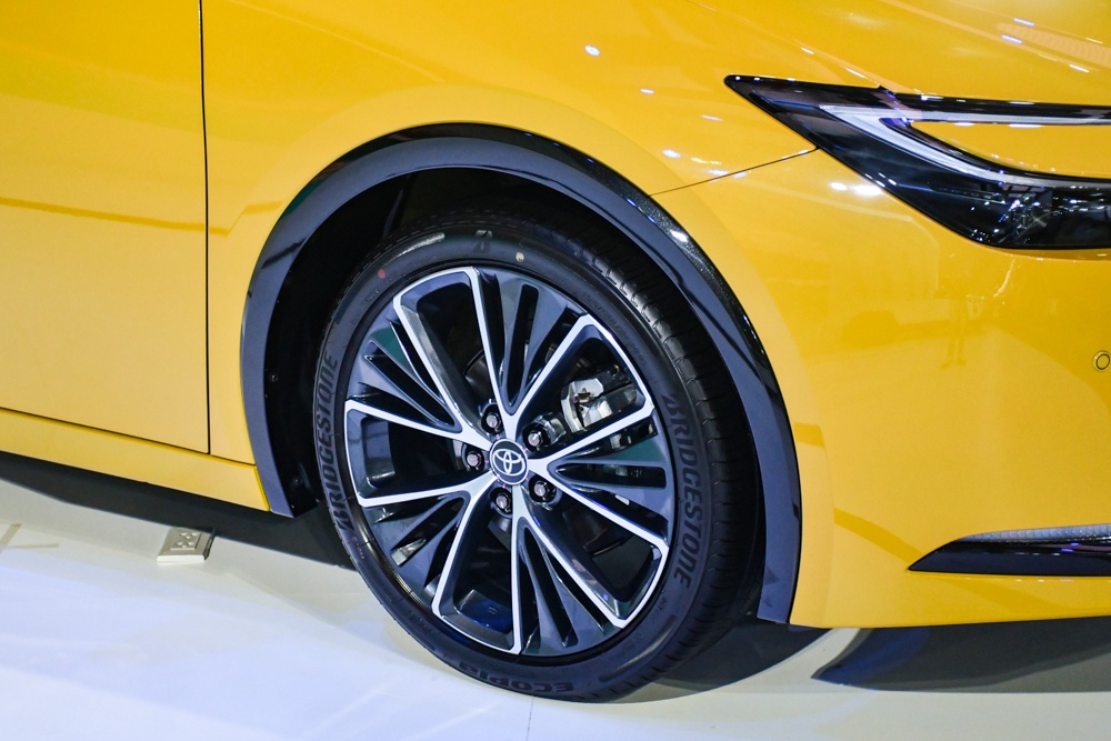 Cận cảnh Toyota Prius 2023 - tiêu hao nhiên liệu 4,13 lít/100 km - ảnh 6