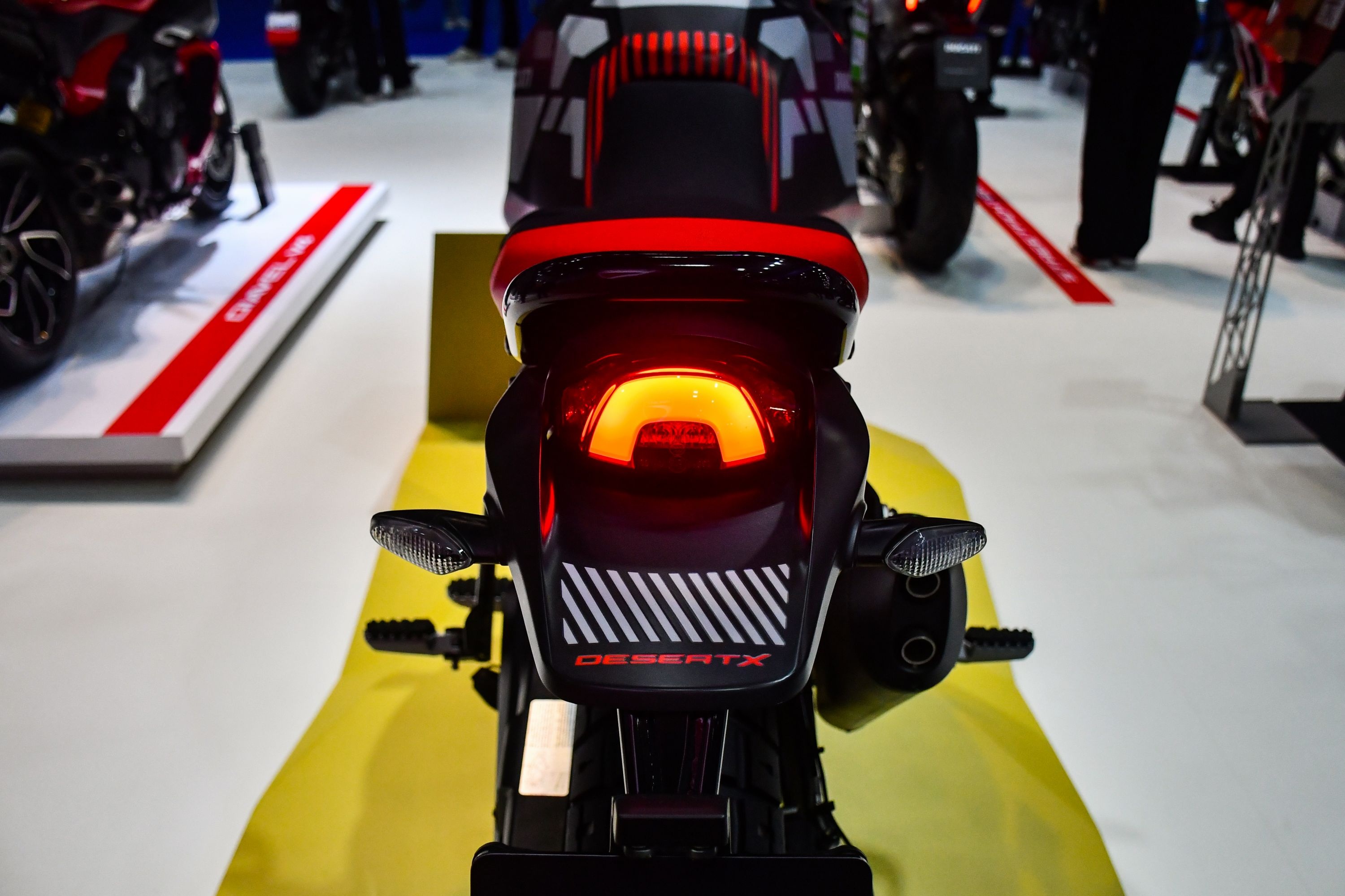 Chi tiết Ducati DesertX 2023 phiên bản màu đặc biệt vừa ra mắt ĐNA - ảnh 12