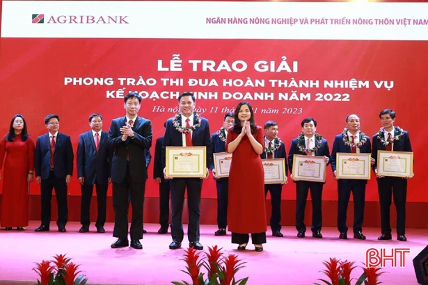 Agribank Chi nhánh tỉnh Hà Tĩnh: Khẳng định vị thế ngân hàng thương mại hàng đầu - ảnh 7