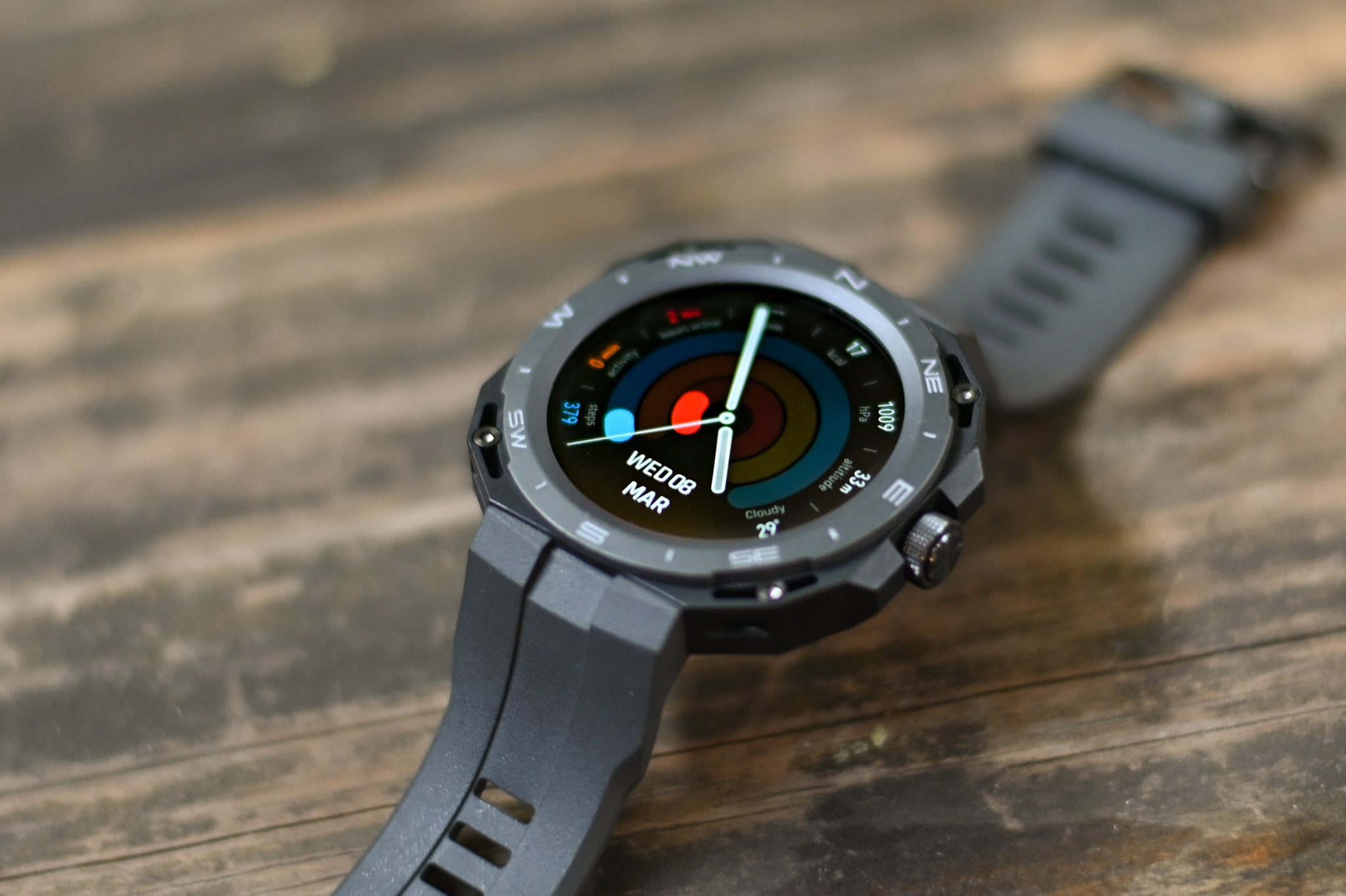 Mẫu smartwatch có thể thay đổi ngoại hình - ảnh 5