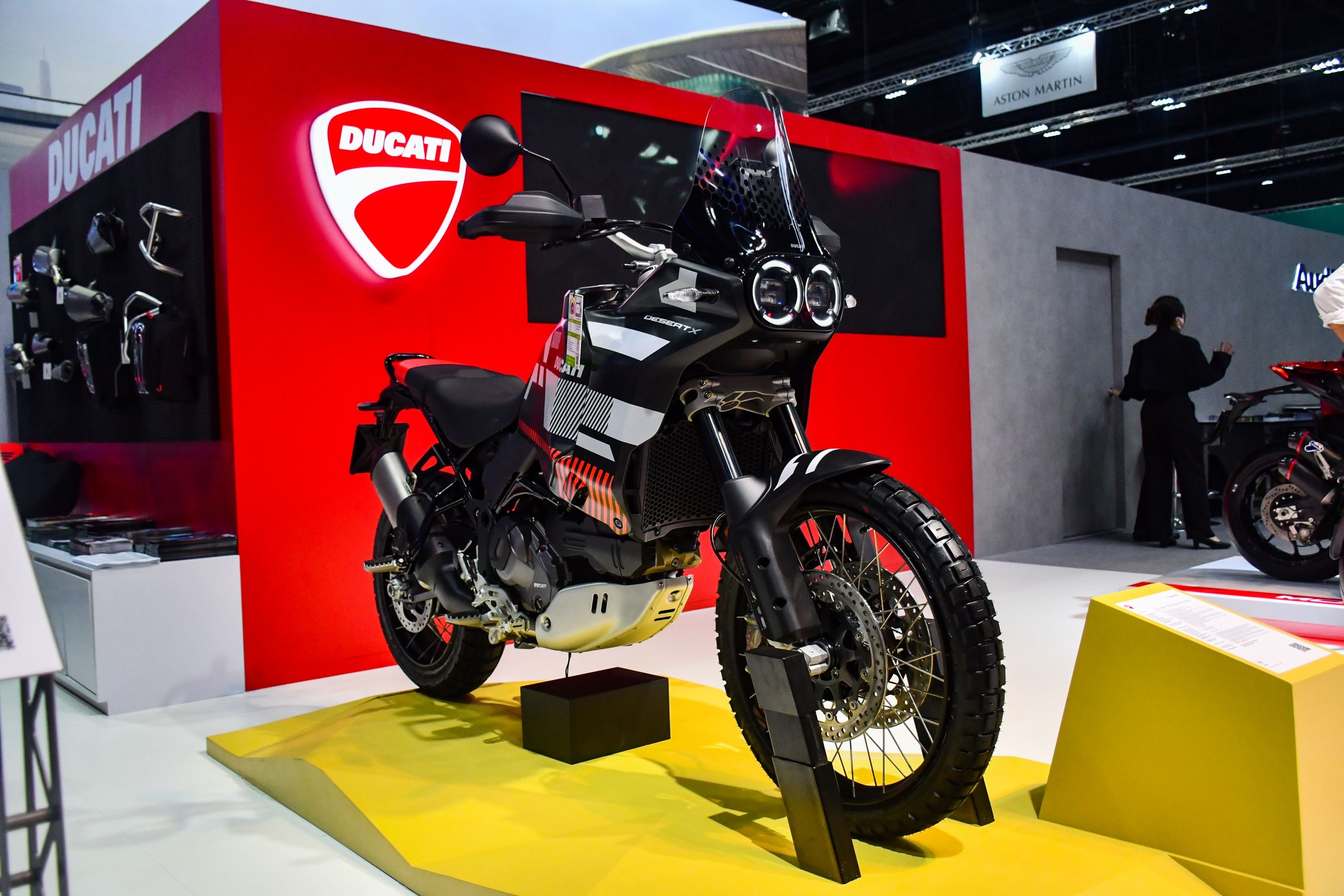 Chi tiết Ducati DesertX 2023 phiên bản màu đặc biệt vừa ra mắt ĐNA - ảnh 1