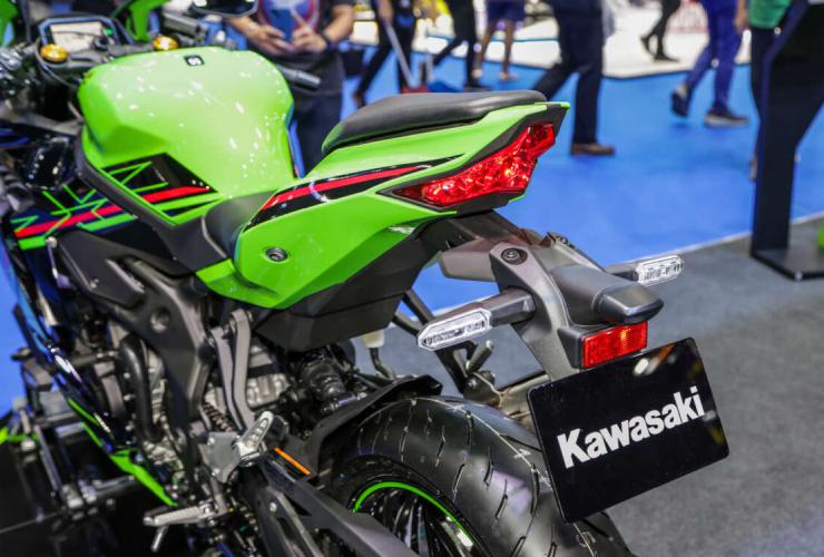 2023 Kawasaki ZX-4R trình làng, giá từ hơn 220,8 triệu đồng - ảnh 8
