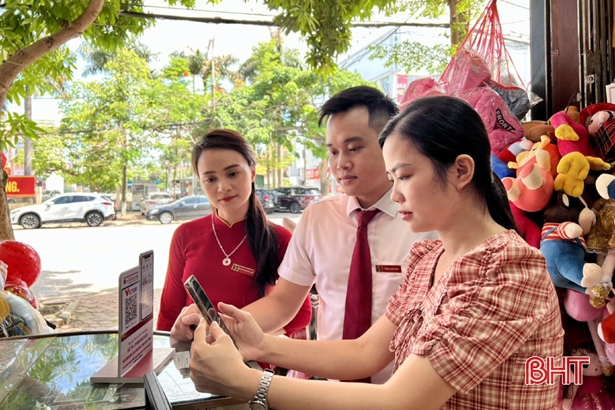 Agribank Chi nhánh tỉnh Hà Tĩnh: Khẳng định vị thế ngân hàng thương mại hàng đầu - ảnh 4