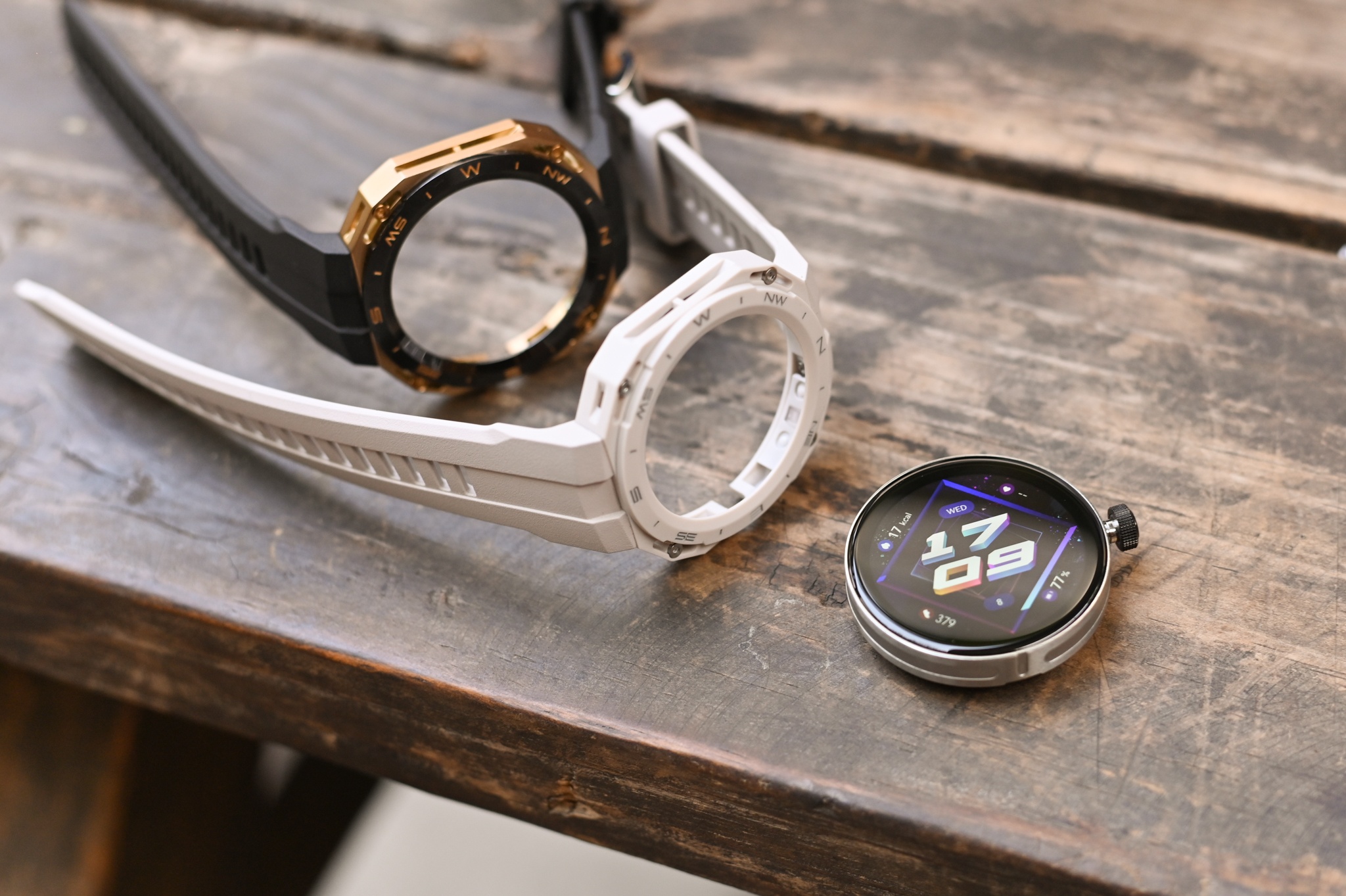 Mẫu smartwatch có thể thay đổi ngoại hình - ảnh 3