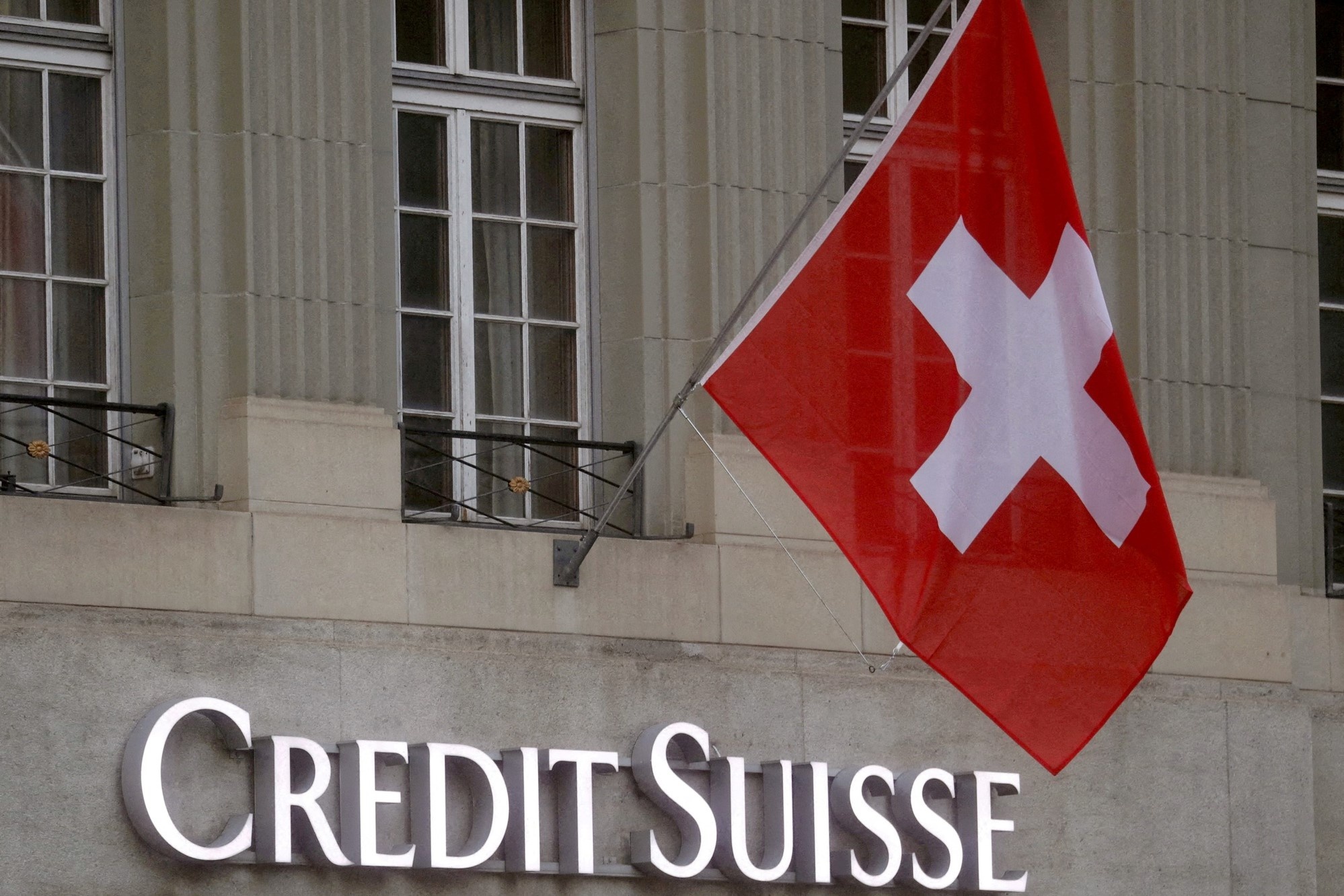 Khủng hoảng Credit Suisse hé lộ quyền lực của ''USD dầu mỏ'' - ảnh 1