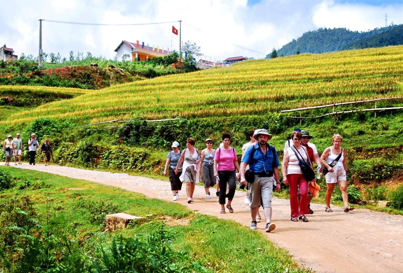 Tổng thu từ khách du lịch đến Lào Cai trong quý I ước đạt 5.846 tỷ - ảnh 2