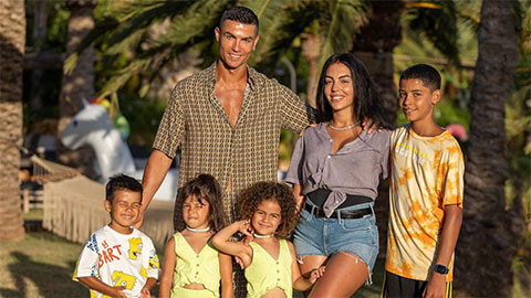 Bồ Ronaldo: “Con cái chúng tôi bị đ.ánh ở trường” - ảnh 1