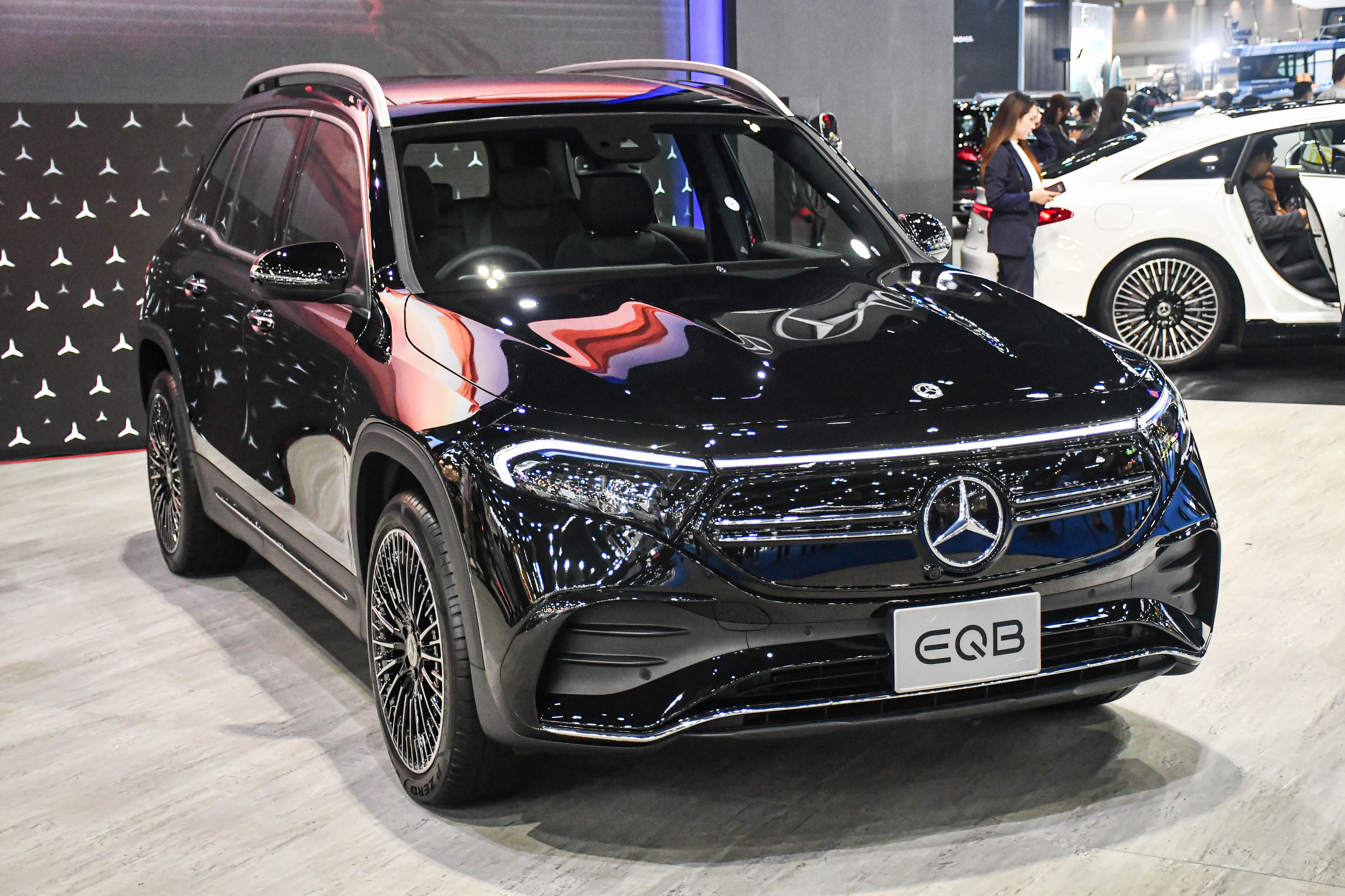 SUV điện Mercedes-Benz EQB - tầm hoạt động 460 km - ảnh 10