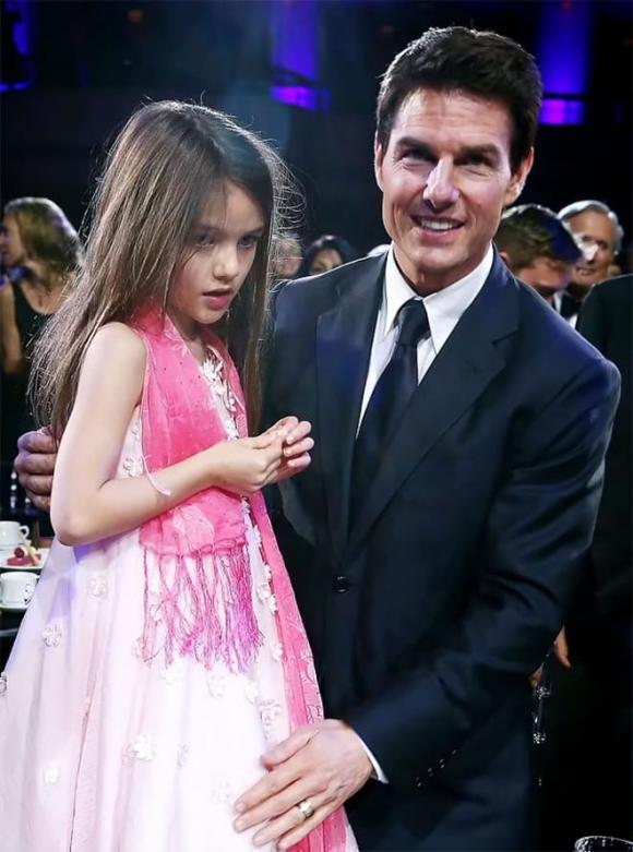 Bên trong cuộc ly hôn cay đắng của Tom Cruise và Katie Holmes đến mức anh còn bị con gái Suri ghẻ lạnh - ảnh 5