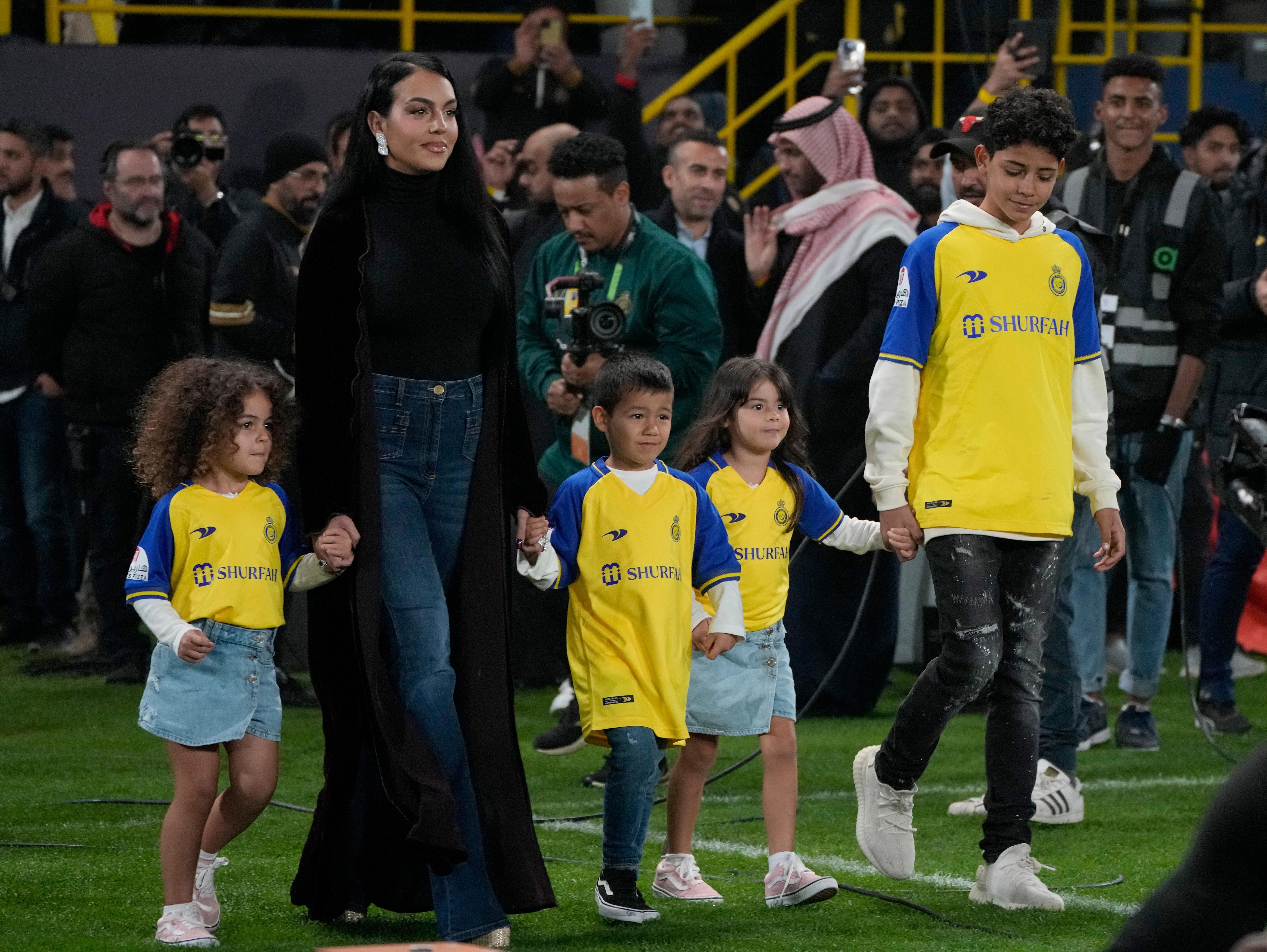 Sức hút bất ngờ của bạn gái Cristiano Ronaldo tại Saudi Arabia - ảnh 8