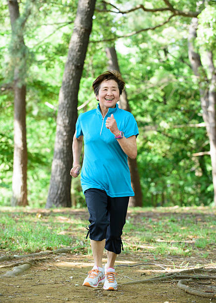 4 quy tắc tập thể dục để duy trì sức khỏe, ngăn ngừa lão hóa sau tuổi 40 - ảnh 1