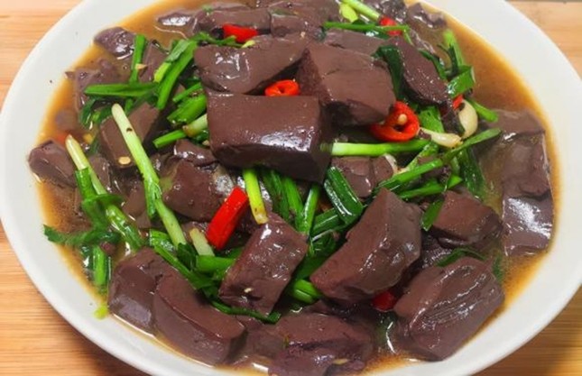 Lòng lợn - món nhiều người Việt nghiện mê mẩn sẽ trở thành ''thuốc độc'' nếu ăn theo cách này - ảnh 2