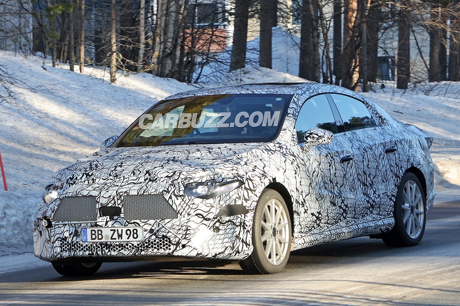 Mercedes-Benz CLA sẽ có bản chạy điện, cạnh tranh với Tesla Model 3 - ảnh 2