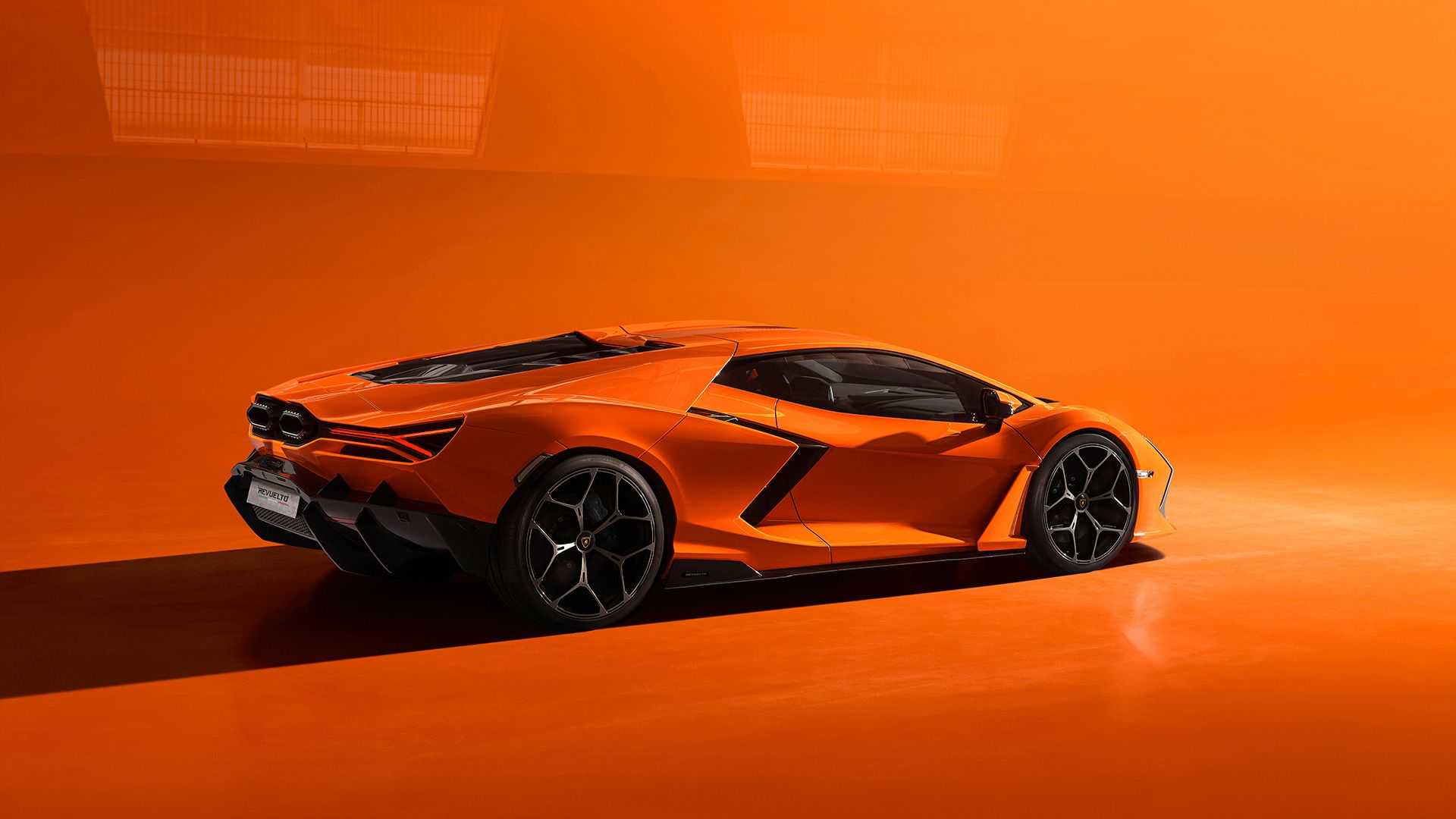 Ra mắt Lamborghini Revuelto thế chỗ Aventador: Siêu xe mạnh nhất lịch sử hãng nhưng đi phố chỉ ngang cơ Civic - ảnh 8