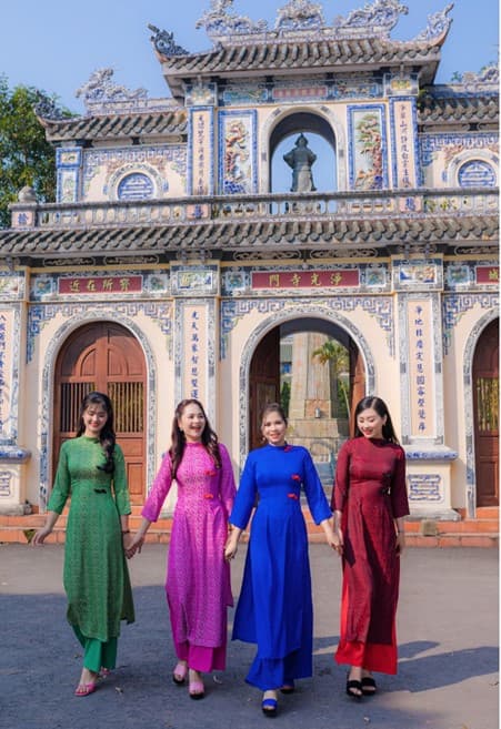 Chị Trang Lê và khát khao lan tỏa vẻ đẹp áo dài Việt ra thế giới - ảnh 5