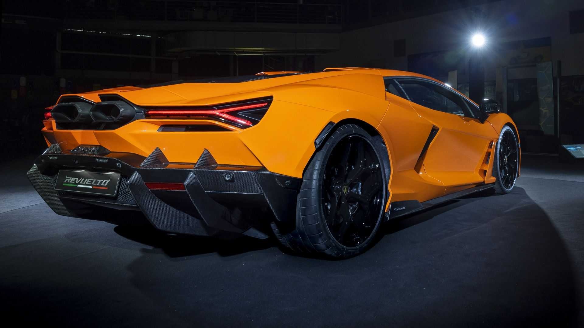 Siêu xe hybrid Lamborghini Revuelto mạnh tới 1.001 mã lực - ảnh 3