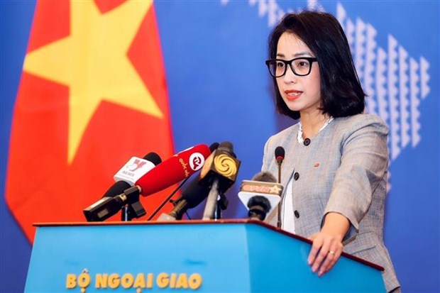 Trung Quốc lắp đặt phao đèn ở Trường Sa là vi phạm chủ quyền Việt Nam - ảnh 1