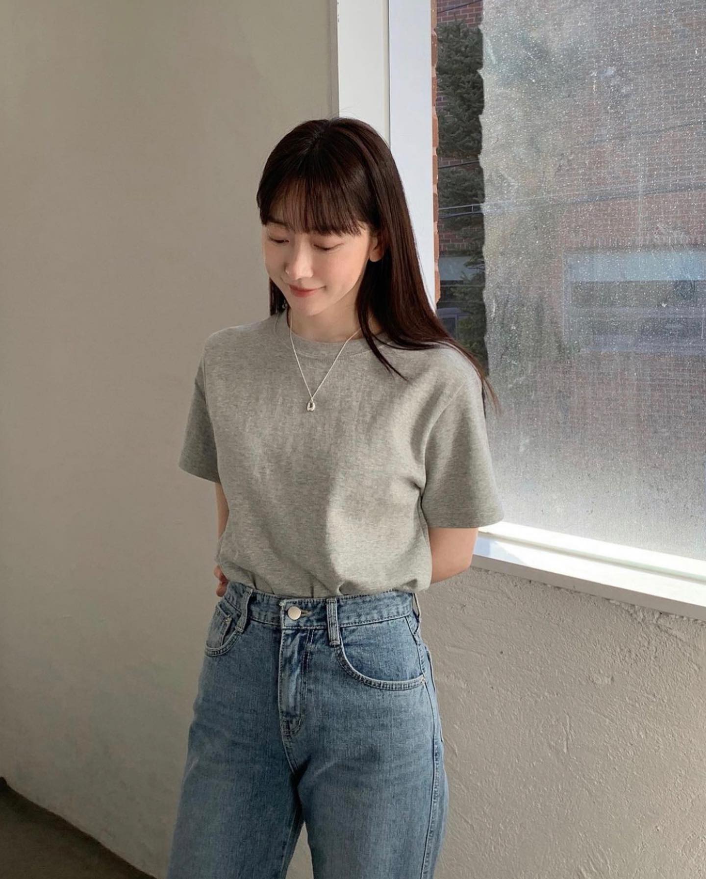 Diện áo thun và quần jeans sành điệu như Hoa hậu Phương Khánh với 10 công thức - ảnh 10