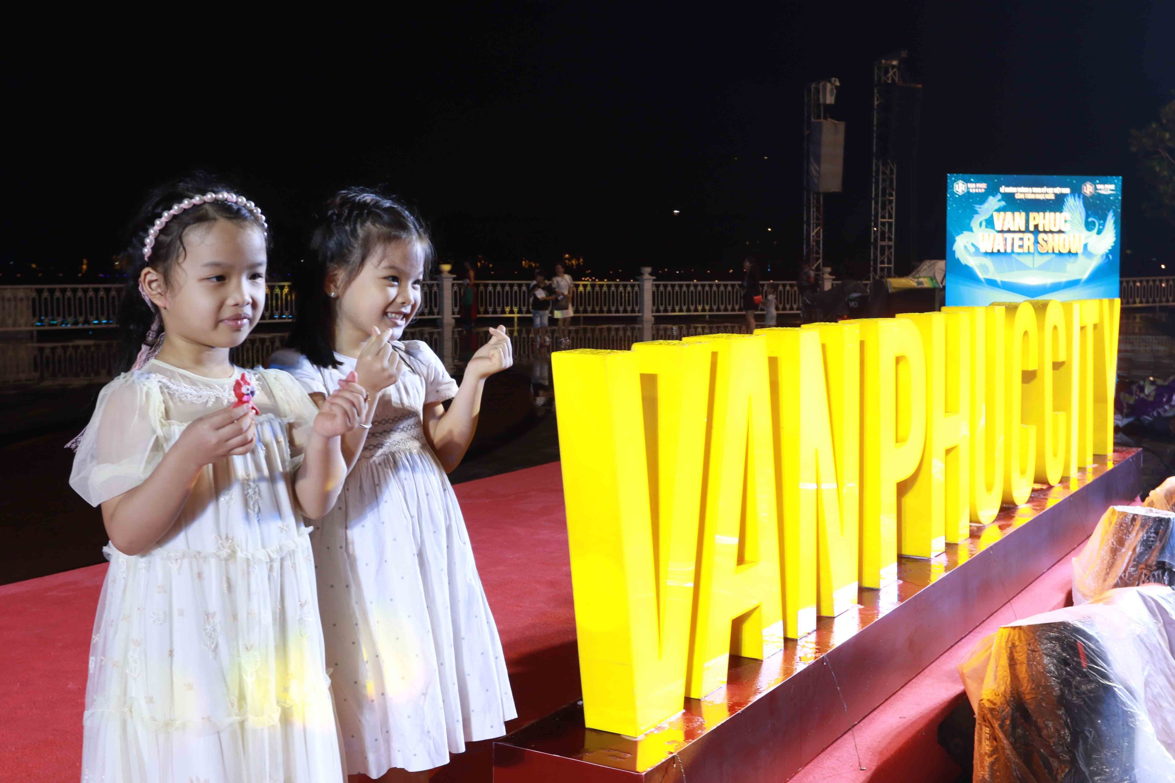 Van Phuc Group khánh thành nhạc nước lớn nhất Việt Nam - ảnh 5