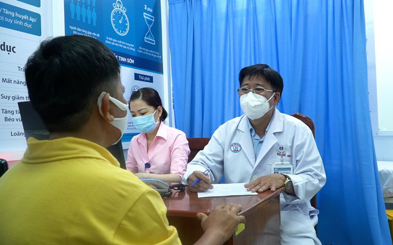 Ca bệnh đầu tiên tại Việt Nam: Điều trị ung thư tinh hoàn ẩn ở bệnh nhân lưỡng giới thật thể khảm - ảnh 1