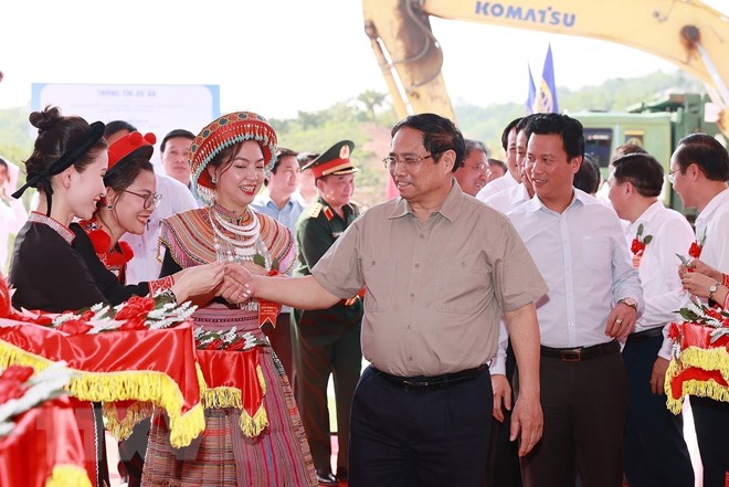 Thủ tướng dự Lễ khởi công đường bộ cao tốc Tuyên Quang-Hà Giang - ảnh 16