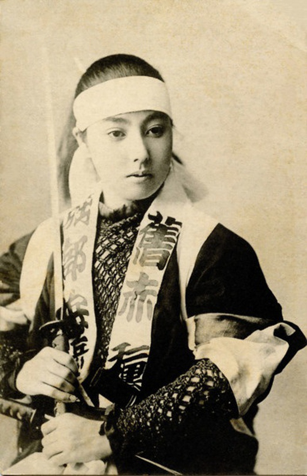 Loạt ảnh hiếm khoe trọn dung mạo cuốn hút lạ thường của các nữ samurai thời xưa - ảnh 2