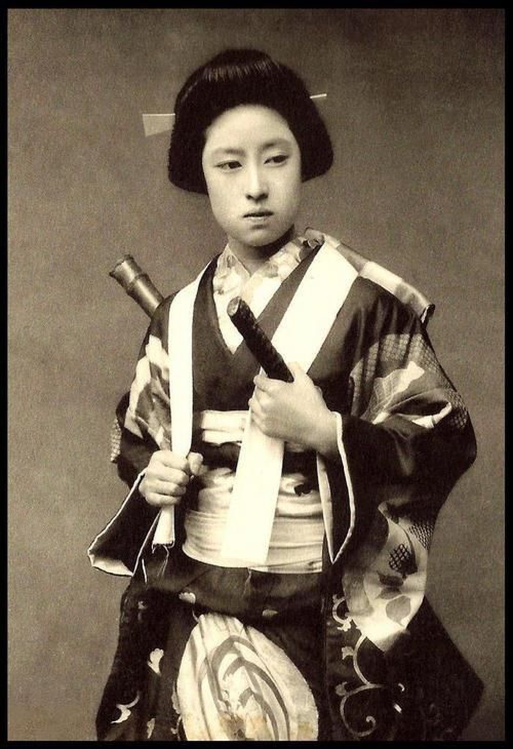 Loạt ảnh hiếm khoe trọn dung mạo cuốn hút lạ thường của các nữ samurai thời xưa - ảnh 5