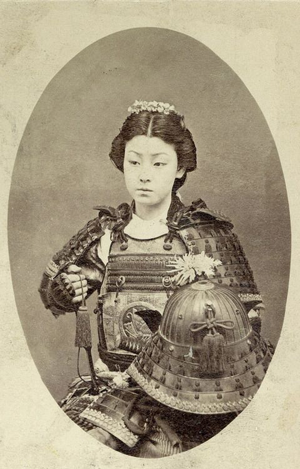 Loạt ảnh hiếm khoe trọn dung mạo cuốn hút lạ thường của các nữ samurai thời xưa - ảnh 6