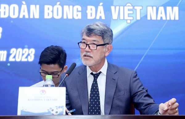 Tân GĐKT VFF: Hy vọng giúp Việt Nam dự World Cup 2026 hoặc 2030 - ảnh 1