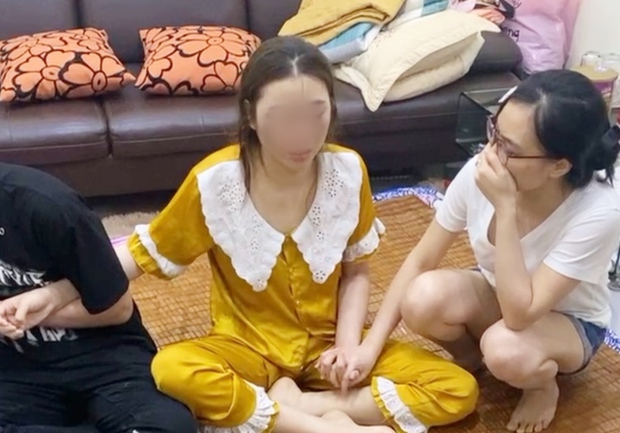 Bé gái 1 tháng tuổi ở Hà Nội bị bạo hành: Bảo mẫu thuê từ trung tâm giúp việc - ảnh 2