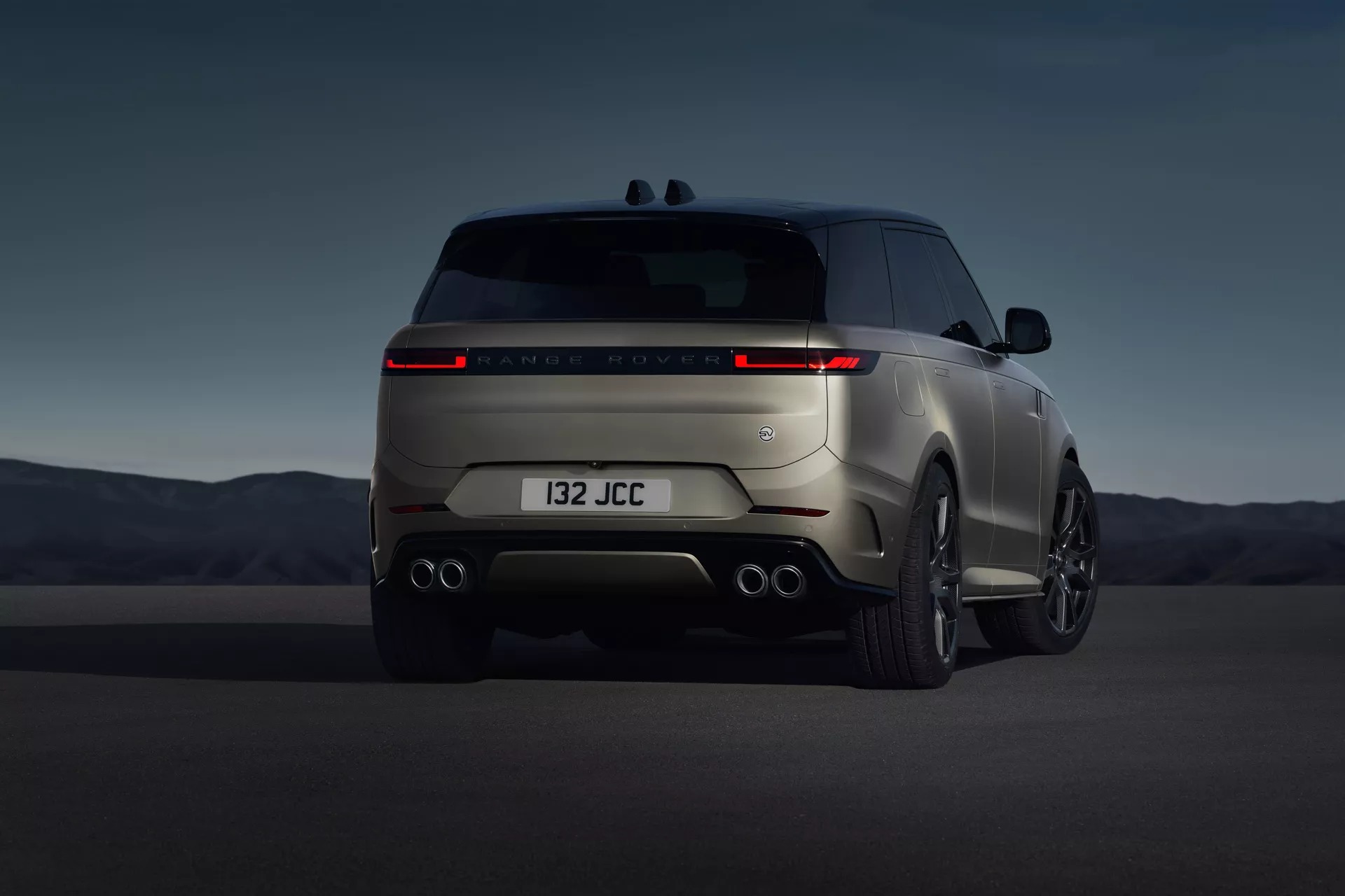 Range Rover mạnh nhất lịch sử ra mắt: Thông số gần bằng Urus, vừa mở bán đã cháy hàng - ảnh 6