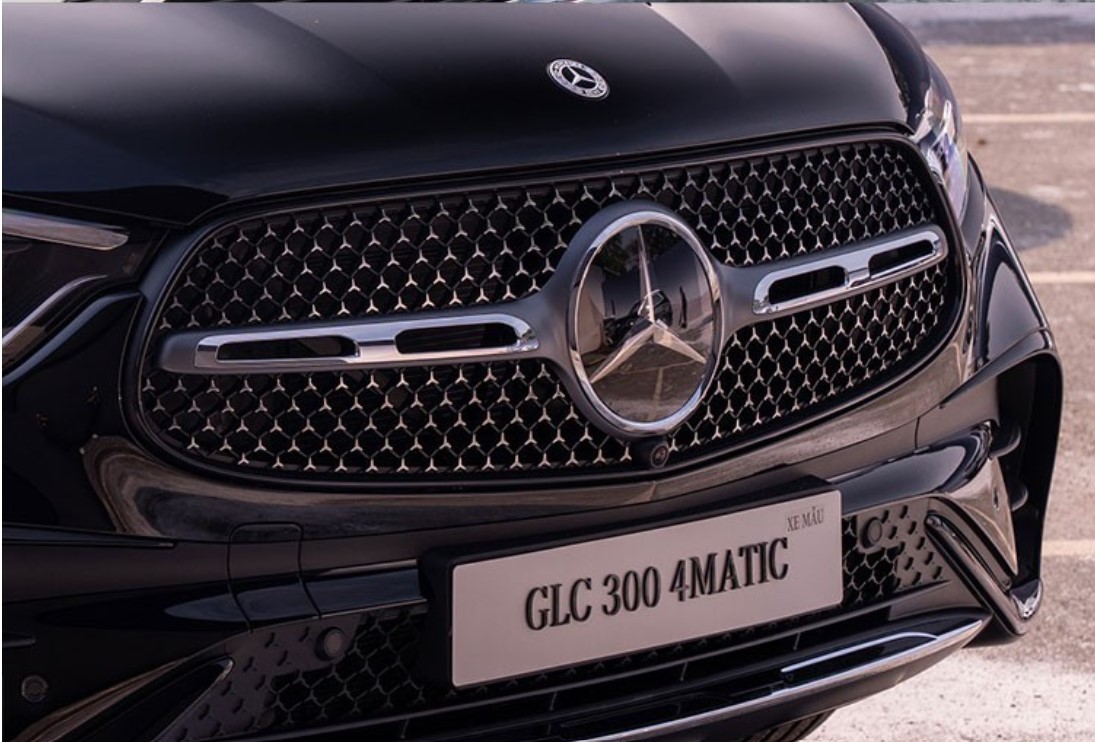 So sánh hai phiên bản Mercedes-Benz GLC 2023 đang bán tại Việt Nam - ảnh 3