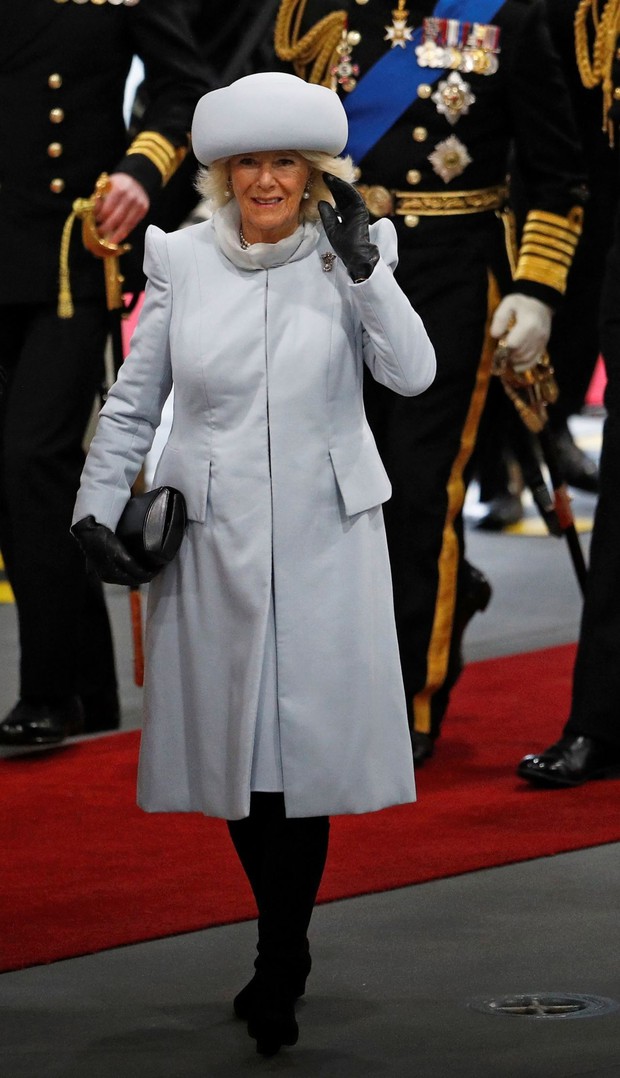 Ngoại hình Hoàng hậu Camilla trong hơn 4 thập kỷ qua - ảnh 21