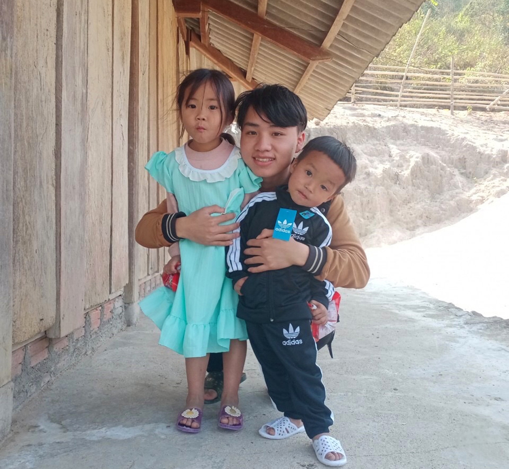 Từng bỏ học vì nhà nghèo, cậu học trò người Mông quyết quay về trường tìm con chữ và đạt được thành tích tốt - ảnh 3