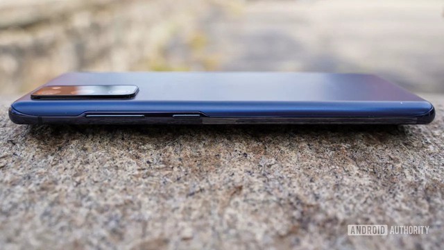 Mẫu smartphone giảm hơn nửa giá tại Việt Nam: Mệnh danh là ''kẻ hủy diệt flagship'', giành ngôi vương trong top điện thoại Android - ảnh 2