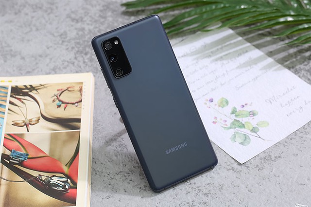 Mẫu smartphone giảm hơn nửa giá tại Việt Nam: Mệnh danh là ''kẻ hủy diệt flagship'', giành ngôi vương trong top điện thoại Android - ảnh 4