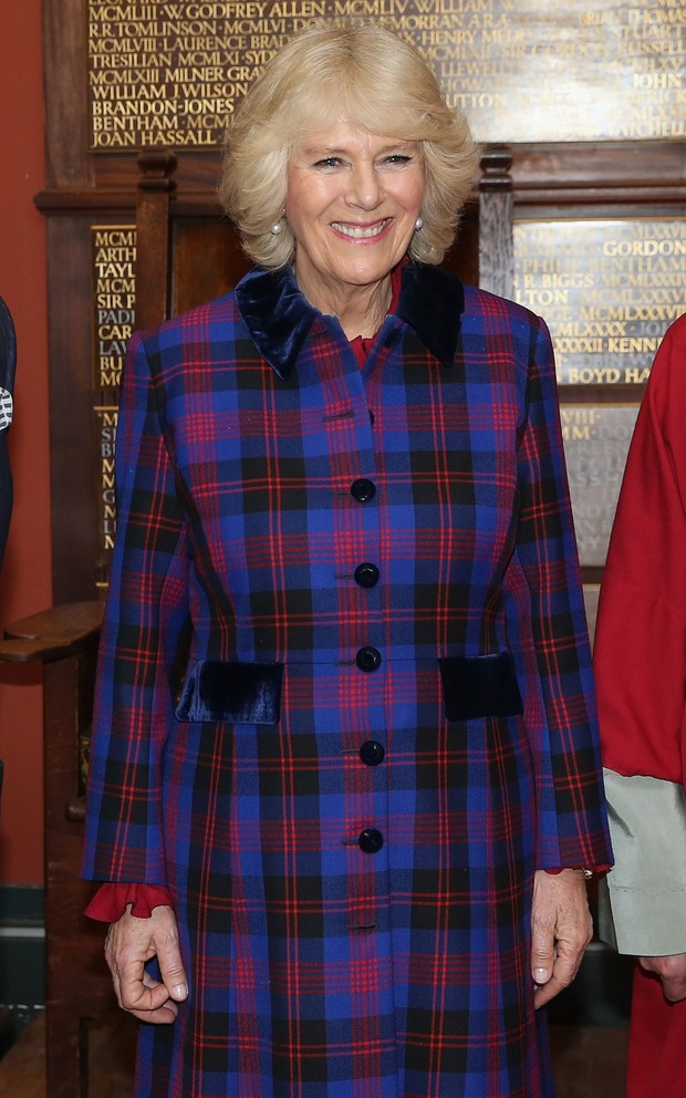 Ngoại hình Hoàng hậu Camilla trong hơn 4 thập kỷ qua - ảnh 19