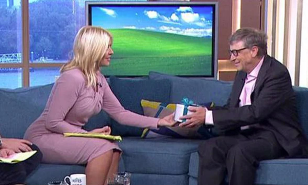 Bill Gates tặng nữ MC 1 tấm séc và bảo cô điền bao nhiêu tiền tùy thích: Bài học thấm thía từ vị tỷ phú U70! - ảnh 1