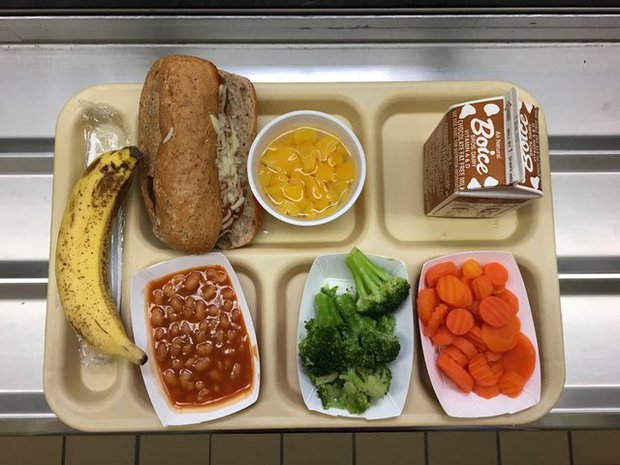 Bữa trưa đặc trưng trong căn tin các trường học khắp thế giới như thế nào? - ảnh 10