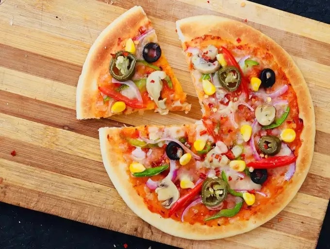 Tuyệt chiêu làm pizza thơm ngon, tốt cho sức khỏe chỉ với vài bước đơn giản - ảnh 3