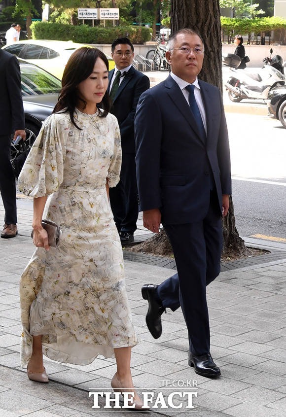 Bạn thân Son Ye Jin dẫn đầu dàn sao đổ bộ đám cưới ái nữ gia tộc Hyundai và con trai phát thanh viên MBC - ảnh 7